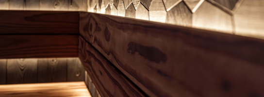 Faretti, strip LED e luci integrate: come scegliere le soluzioni giuste per cucina, soggiorno e bagno