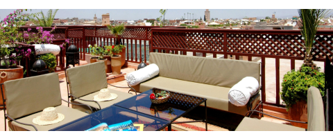 Giardino e terrazzo pronti per la primavera: impianti elettrici, prese esterne e sicurezza