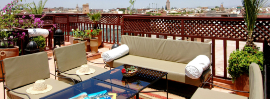 Giardino e terrazzo pronti per la primavera: impianti elettrici, prese esterne e sicurezza