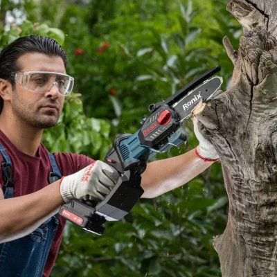 MOTOSEGA A BATTERIA DA 20 V DA 15CM